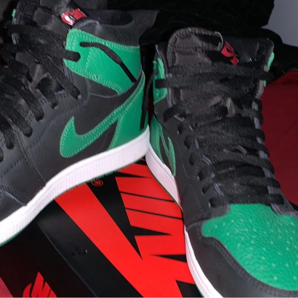 Jordan 1 pine green 2.0 size 11 - Picture 2 of 6